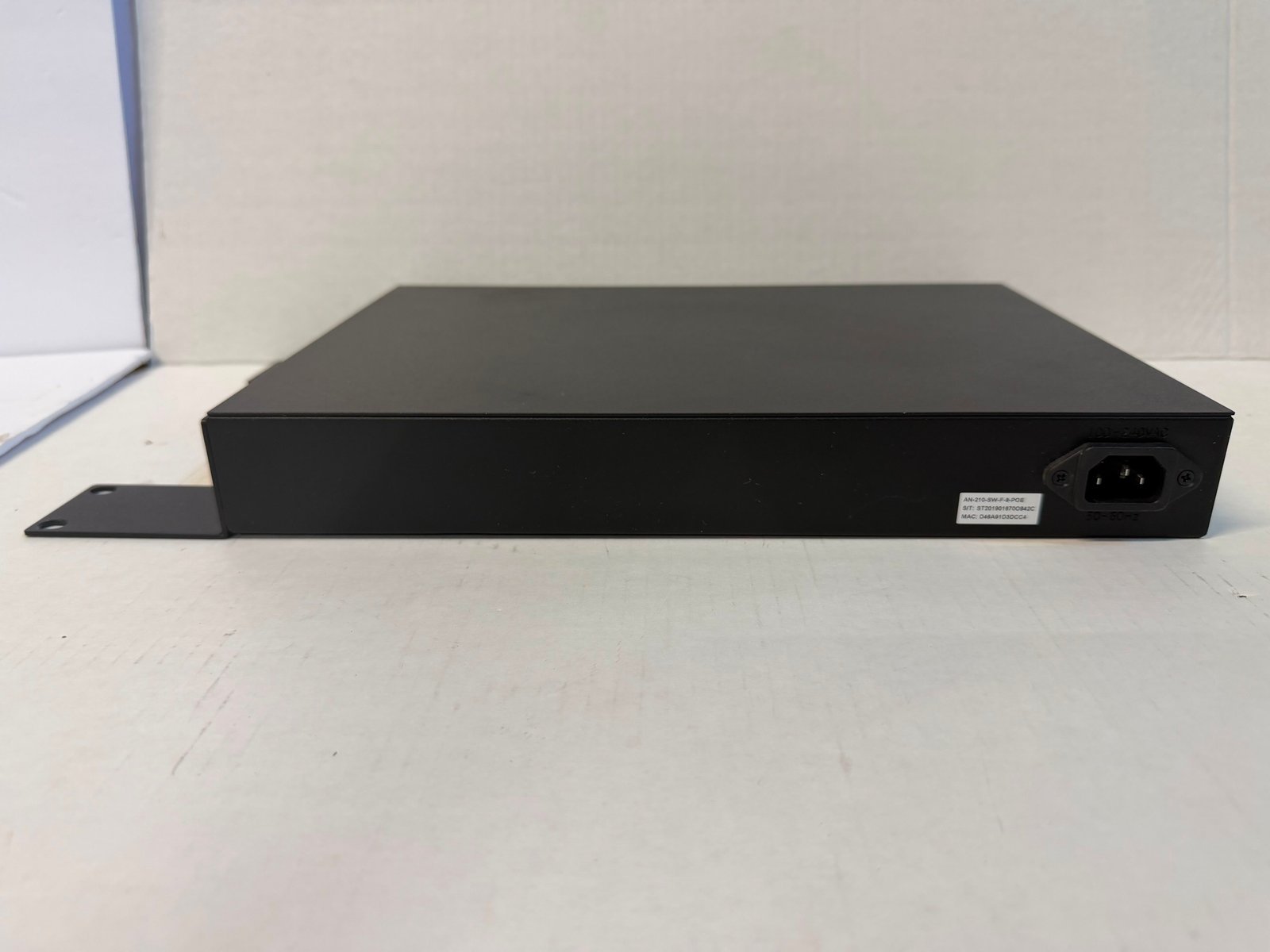 Araknis AN-210-SW-F-8-POE 8-Port Gigabit PoE Switch