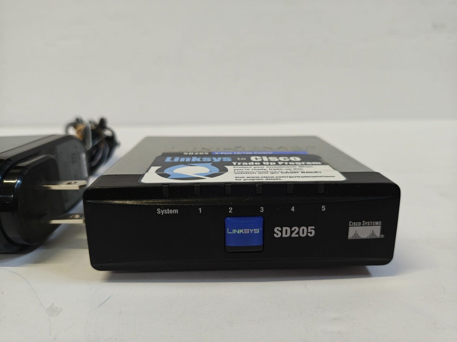 Linksys SD205 — a 5-port 10/100 Ethernet switch (by Cisco Systems