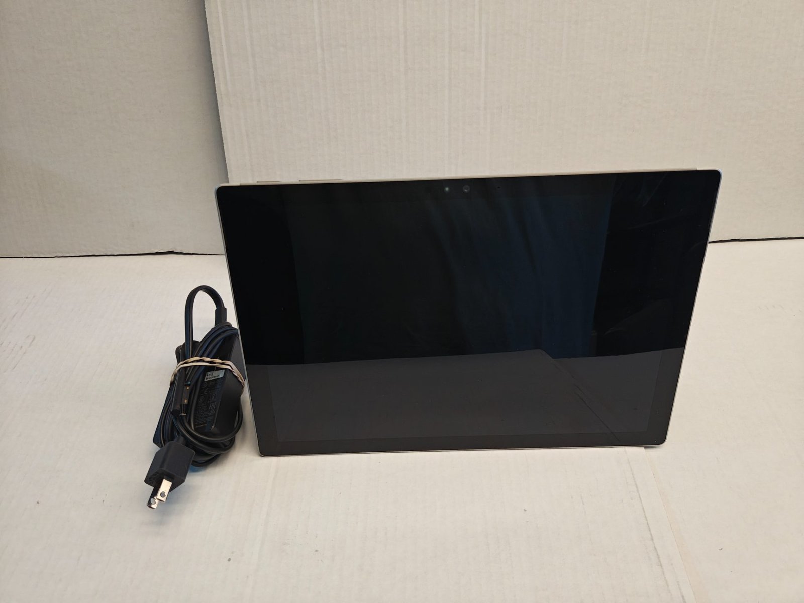 Microsoft Surface Pro 4 Core i5-6300U 16GB 256GB SSD