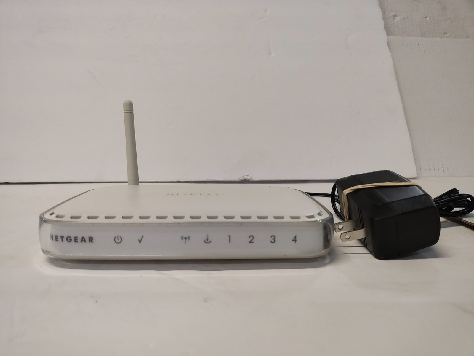 Netgear WGR614 v6 54 Mbps Wireless Router
