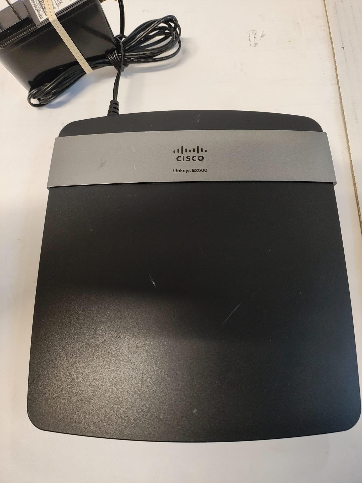 Cisco Linksys E2500 Dual-Band Wireless-N Router